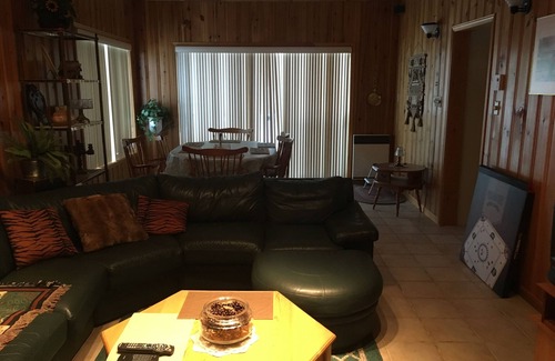 Lantier Chalet De Esquí | Lakeside Cottage Located In The Heart of the Laurentians (near St Agathe)