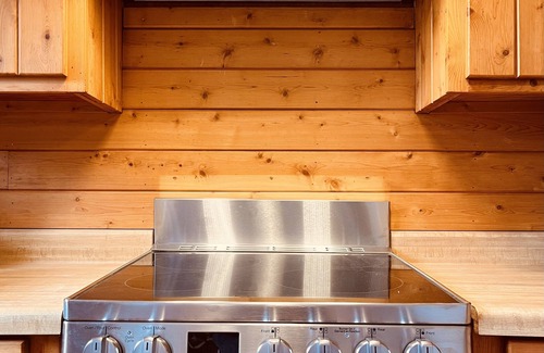 Northern Bruce Peninsula Cabaña | Lakeside Cottage - Serene Getaway with Breathtaking Sunsets - Pet Friendly