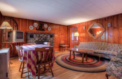 Holderness Cabaña | Lakeside Cottage with Kitchen