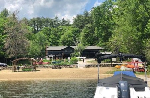 Ashland Cabaña | Lakeside Cottage with Kitchen