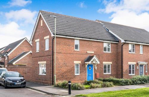 Eastleigh Casa | Lakeside-Dakota 3bed house 2bath parking M27 J5 Southampton Airport sleeps 6