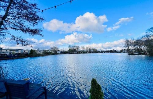 Tattershall Complejo | Lakeside Dorchester Lodge - Hot Tub with Fishing Peg