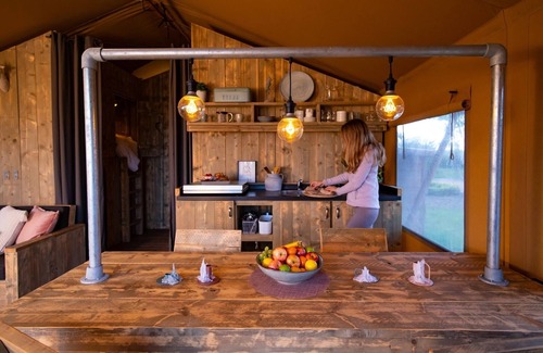 Bant Casa | Lodge junto al Estanque con Muelle Privado