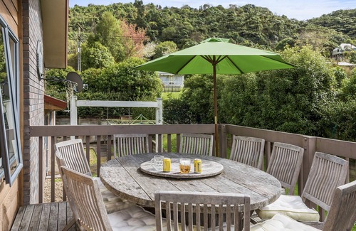 Lake Tarawera Cabaña | Lakeside Escape - Lake Tarawera Holiday Home
