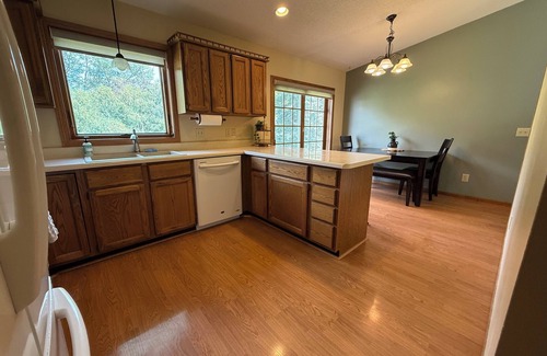 Madison Lake Casa | Lakeside Escape on Madison Lake- 5 bdrm home, near Mankato