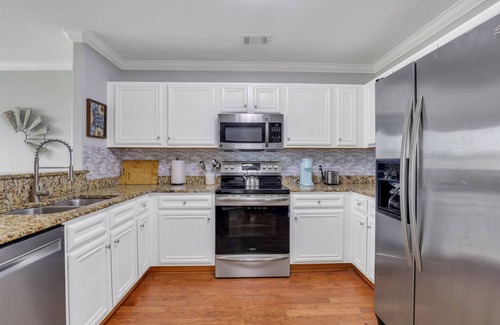 Port Wentworth Casa | ⭐ Lakeside Family Oasis. 19 minutes to Downtown Savannah! 10 Guest Stay. ⭐