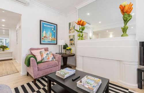 South Melbourne Apartamento | Lakeside Glow - Stylish Retreat near Beach & Markets