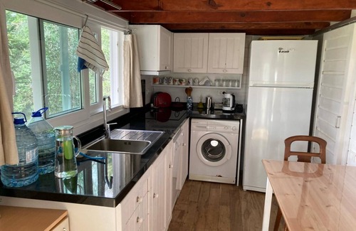 Orhangazi Casa | Lakeside Hideaway Cabin