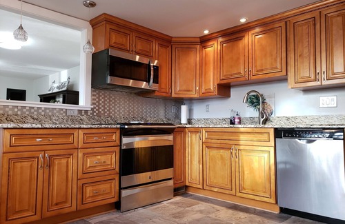 Weaverville Casa | Lakeside Mini Mtn Hideaway, DT Weaverville ~ 0. 5mi, DT Asheville ~ 10min