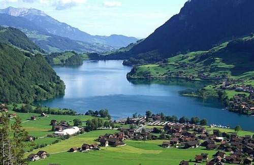 Lungern Casa | Lakeside Home en los Alpes