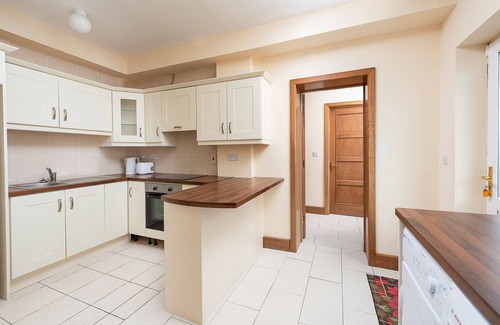 Tudenham Casa | Lakeside Country Home
