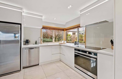Frankton Casa | Lakeside Indulgence on Wilmot