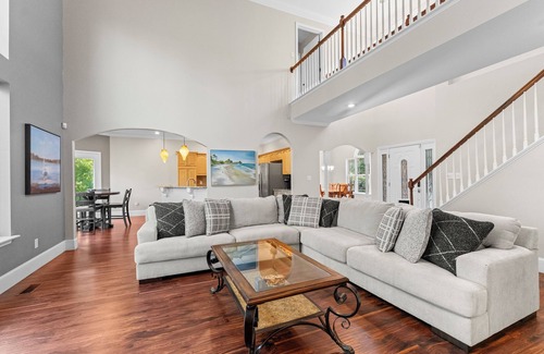 Barium Springs Casa | Lakeside Landing by AvantStay | Private Dock