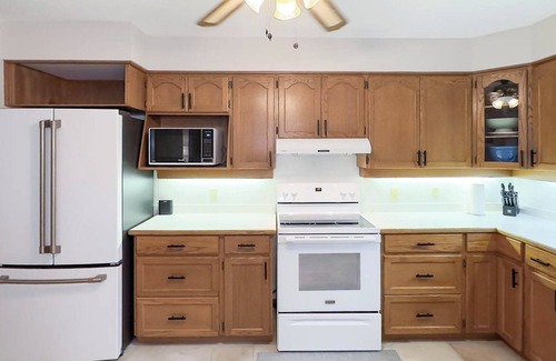 Bayfield Cabaña | Lakeside Layover, King Bed! *New Sauna*