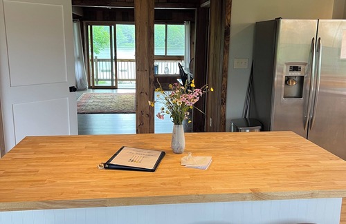 Granville Summit Cabina | Lakeside Lodge