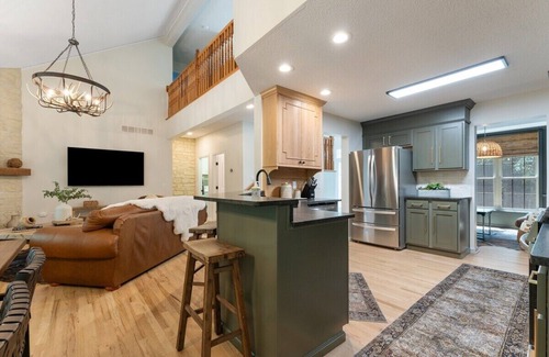 Gouldsboro Casa | Lakeside Luxe: Lake Views, Theatre, Game Room, Outdoor Pool