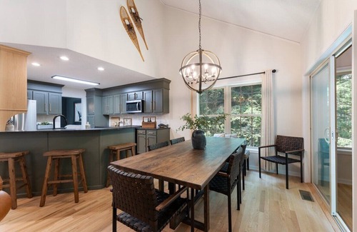Gouldsboro Casa | Lakeside Luxe: Lake Views, Theatre, Game Room, Outdoor Pool