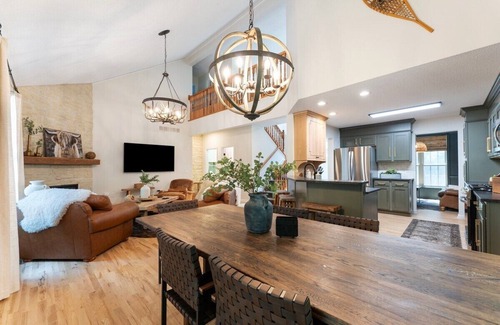 Gouldsboro Casa | Lakeside Luxe: Lake Views, Theatre, Game Room, Outdoor Pool