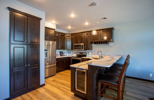 Fairmont Cabina | Lakeside Luxury Condo