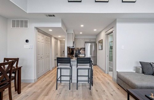 Briarcliff Condominio | Lakeside Luxury Condo w/ Wake Surf Boat, Pool, Hot Tub, 35min From Austin