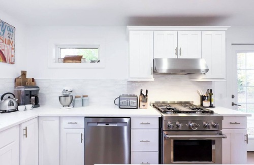 Bluewater Cabaña | Lakeside Luxury: *King Bed, Gas Fireplace*