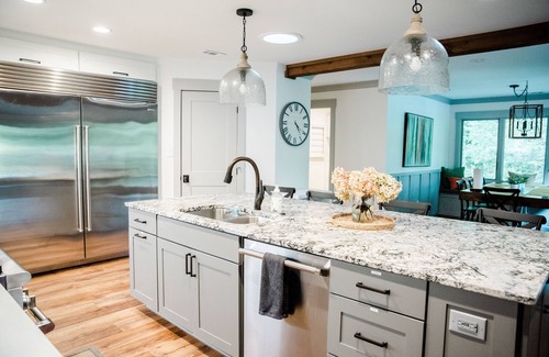 Caryville Casa | Lakeside Luxury: Spacious 6-Bdrm Lodge with Dock