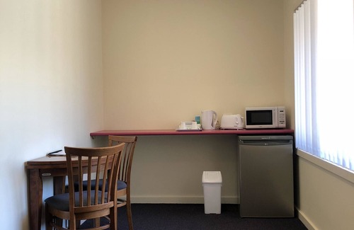 Lakes Entrance Hotel | Lakeside Motel Waterfront