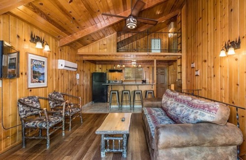 Bass Lake Hotel | Lakeside Oasis w/ Balcony | Perfect for Nature Lovers & Adventure Seekers