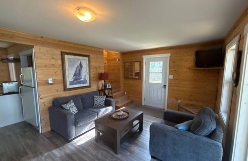 Aldersville Casa | Lakeside Paradise awaits you!