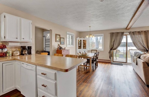 Tobyhanna Cabaña | Lakeside Poconos w/Hot Tub, Firepit, Private Beach