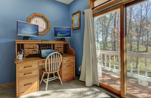 Golden Cabina | Lakeside Ranch Cabin with OPTIONAL HOT TUB