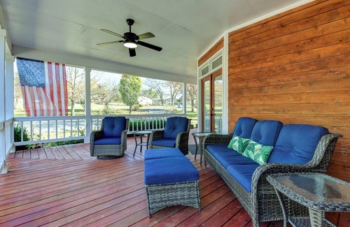 Golden Cabina | Lakeside Ranch Cabin with OPTIONAL HOT TUB