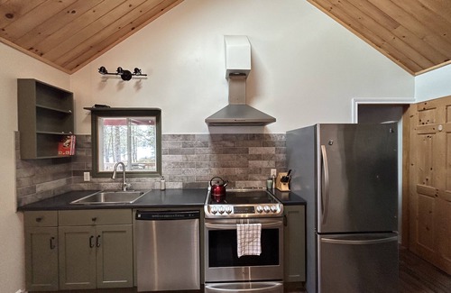 Queens Cabaña | Lakeside retreat on Ponhook Lake