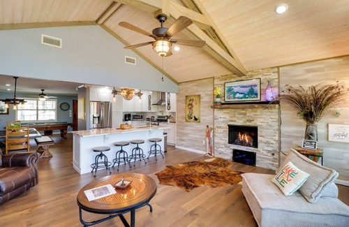 Higden Casa | Lakeside Retreat on 10 Secluded Wooded Acres at the Raccoon Lakehouse