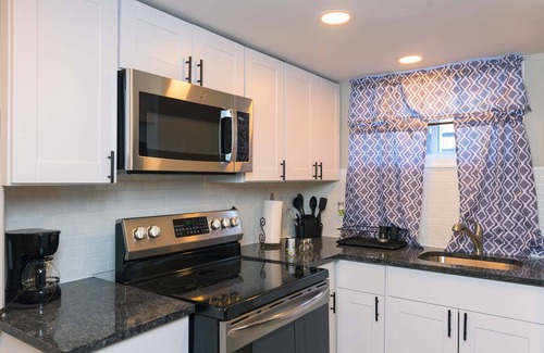 Henryville Cabina | Lakeside Retreat! SPECIAL PRICING! DON'T MISS OUT!
