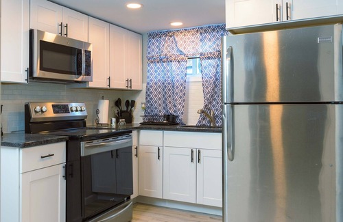Henryville Cabina | Lakeside Retreat! SPECIAL PRICING! DON'T MISS OUT!
