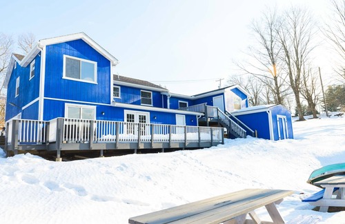 Henryville Cabina | Lakeside Retreat! SPECIAL PRICING! DON'T MISS OUT!