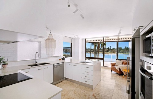 Narrabeen Casa | Lakeside Retreat - Waterfront