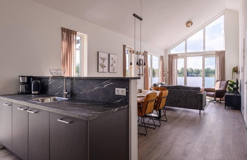 Tynaarlo Villa | Lakeside Retreat with Modern Comfort