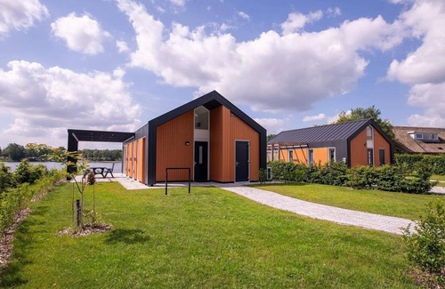 Tynaarlo Villa | Lakeside Retreat with Modern Comfort