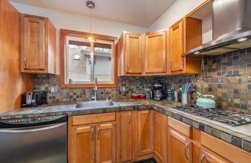 Brockway Casa | Lakeside Serenity Retreat