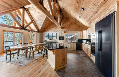 Patton Casa | Lakeside Serenity, Stunning Lakefront Home W/ Magical Mountain and Lake Views. Spa. Pool Table & BBQ