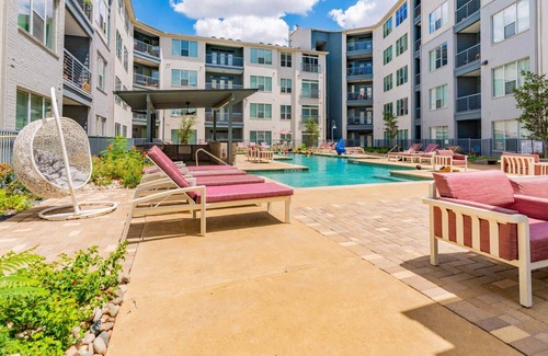 Riverside Apartamento | Lakeside South Shore - 2 Bedroom with Lake Access