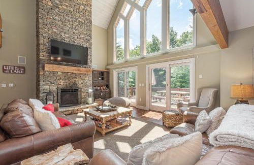Waterfront Greens Casa | Lakeside Story