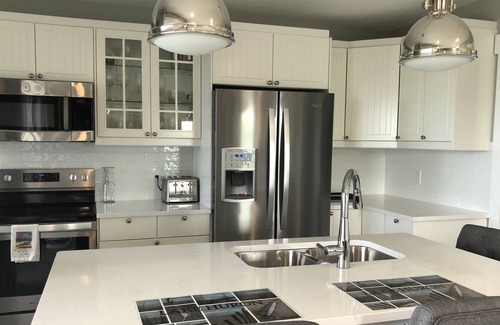 Kincardine Casa | Lakeside Terrace: 1br Kincardine Waterfront Suite