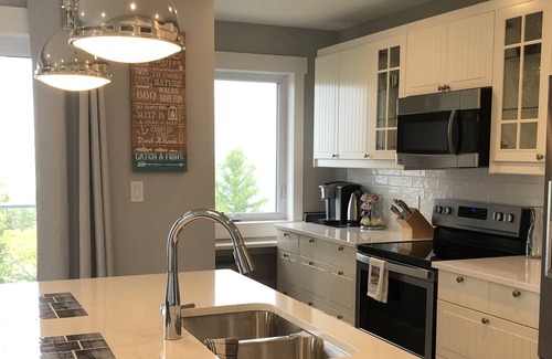 Kincardine Casa | Lakeside Terrace: 1br Kincardine Waterfront Suite