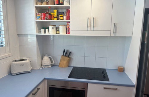 Cams Wharf Casa | Lakeside Terrace Plus Raffertys Resort a Four Star Apt.