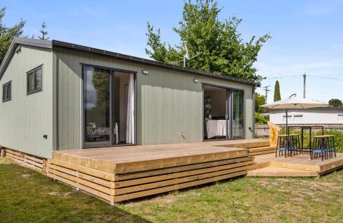 Mangakino Casa | Lakeside Treasure - Mangakino Holiday Home