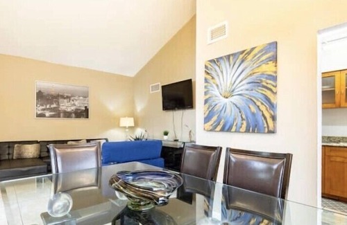 Sunrise Villa | Lakeside Villa King Bed Wifi