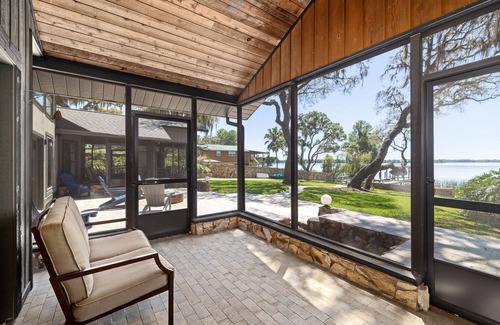 Thonotosassa Casa | Lakeside Villa